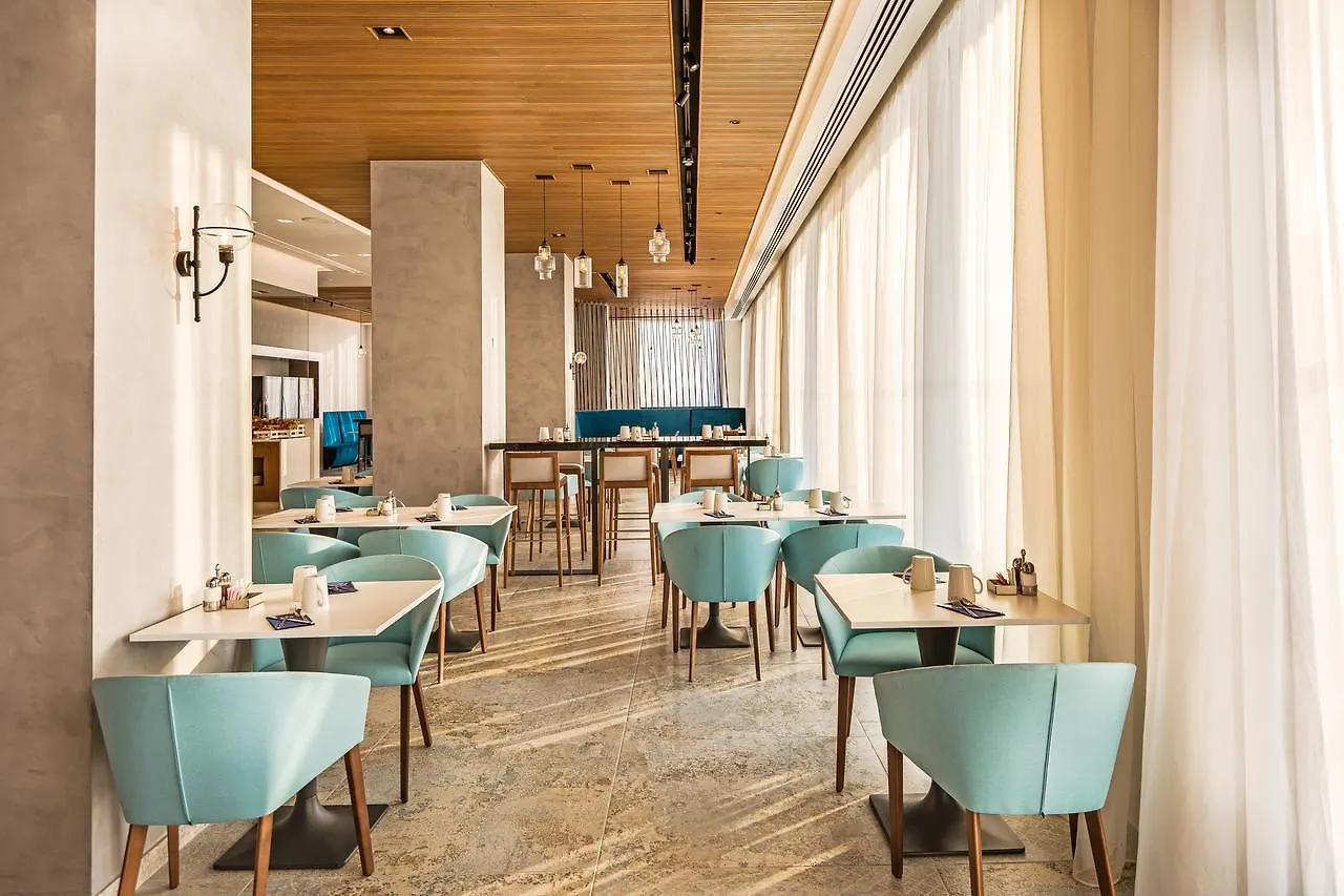 Radisson Blu Hotel, Larnaca Hotel