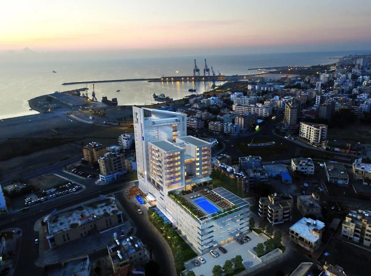 Radisson Blu Hotel, Larnaca 5*,